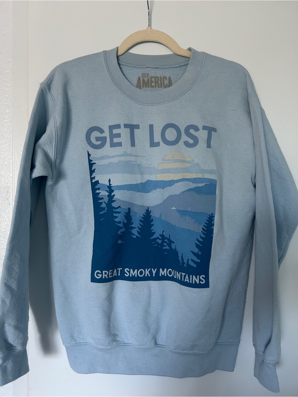 See America 'Get Lost, Great Smoky Mountains’ Light Blue Graphic Sweatshirt - S